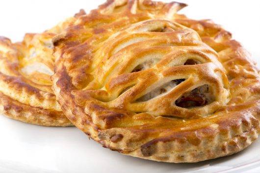 FEUILLETÉS DE PINTADE AUX CEPES